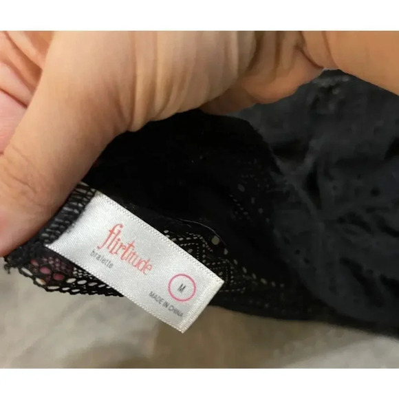 NWT‎ Flirtitude SZ Medium Black Lace Bralette - Picture 4 of 4